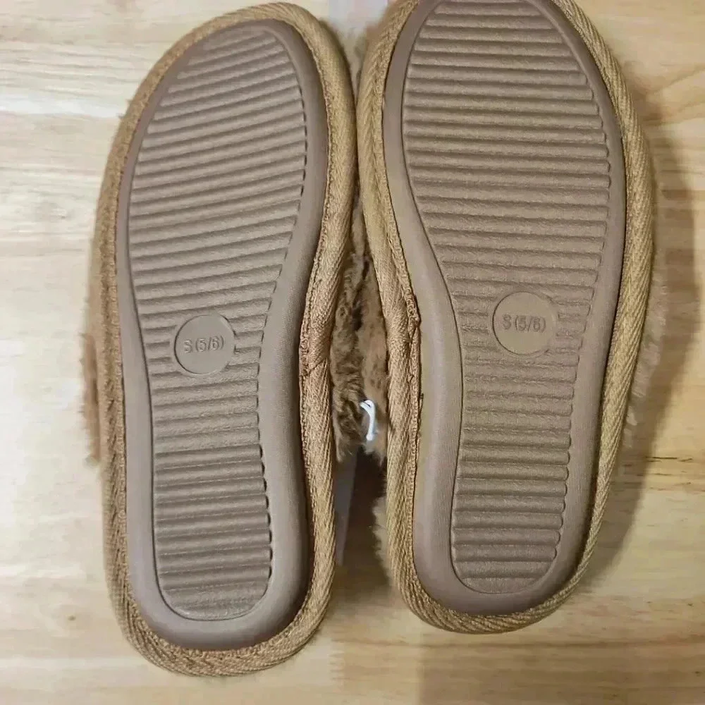 Stars Above Biege size US 5/6 soft fuzzy slip on slippers - Picture 8 of 8